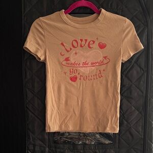 American Eagle Outfitters Tan Tee with Red Print
